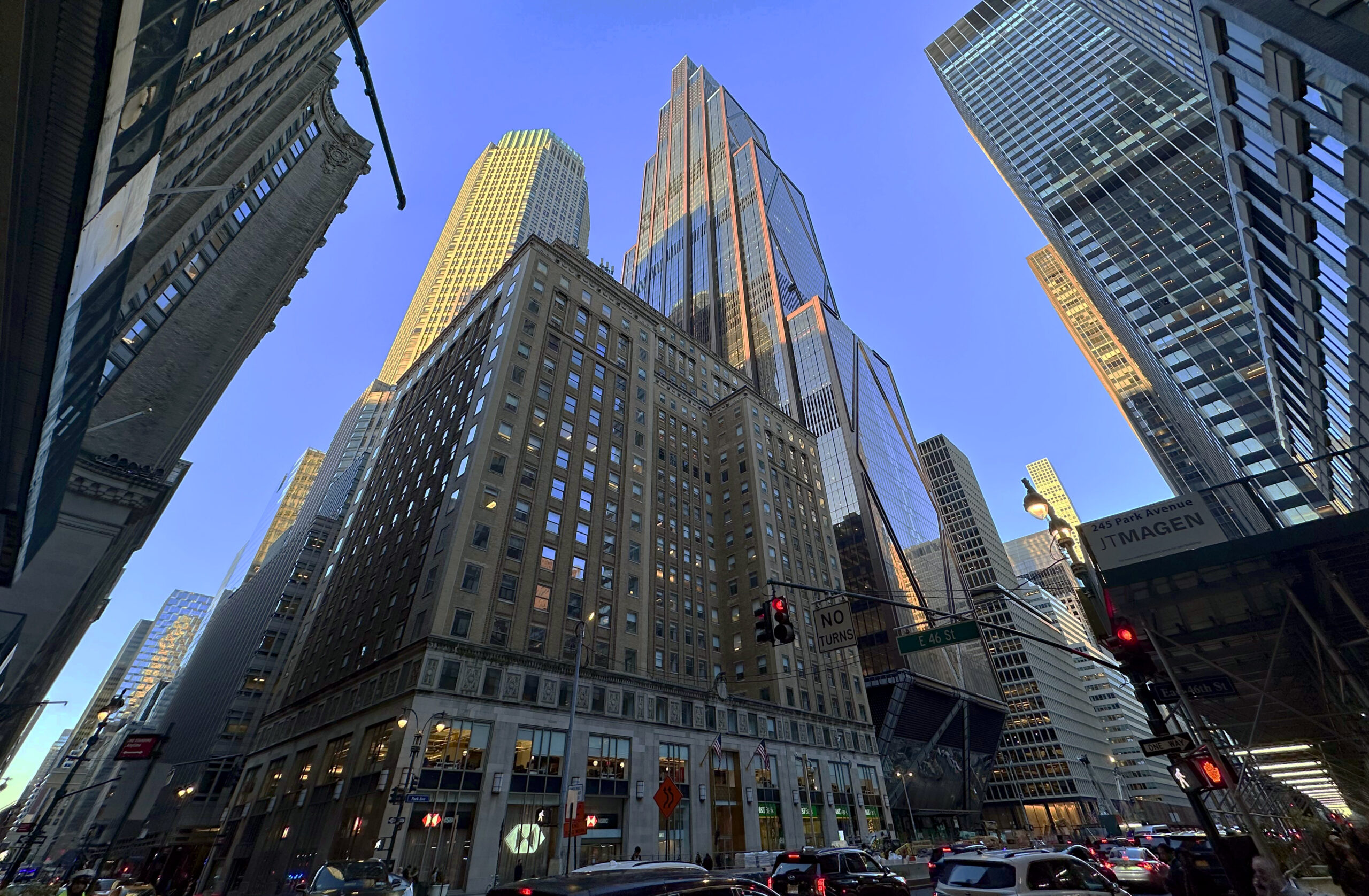 Surrounding Area of 270 Park Avenue
